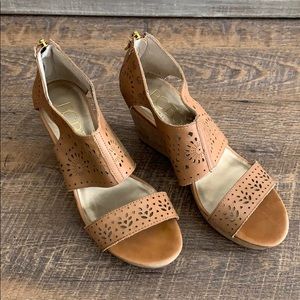 BCBG Paris  Wedge Sandals    Size 71/2   NICE!!